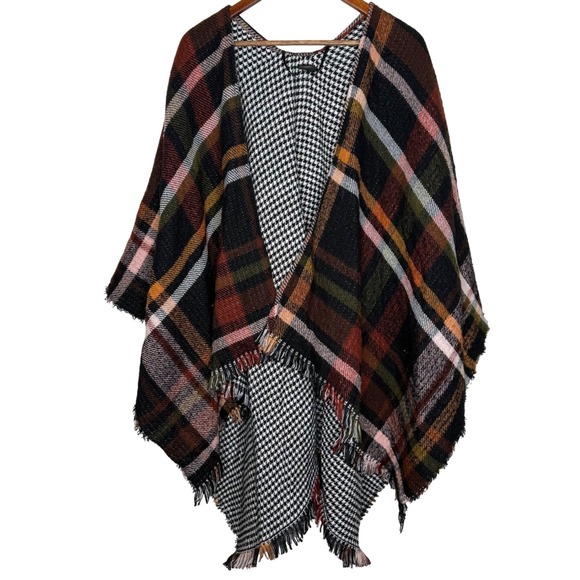 Steve Madden Sweaters - Steve Madden Reversible Plaid Houndstooth Poncho Cape Shawl OSFM‎ Women
